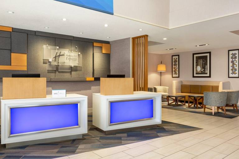 Holiday Inn Express and Suites Redding By IHG in Redding, CA