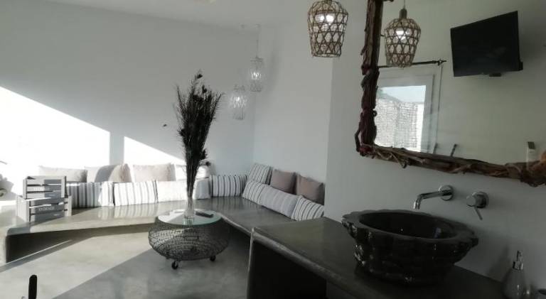 Wonderful holiday apartment with garden & patio | Pets are welcome in Naxos