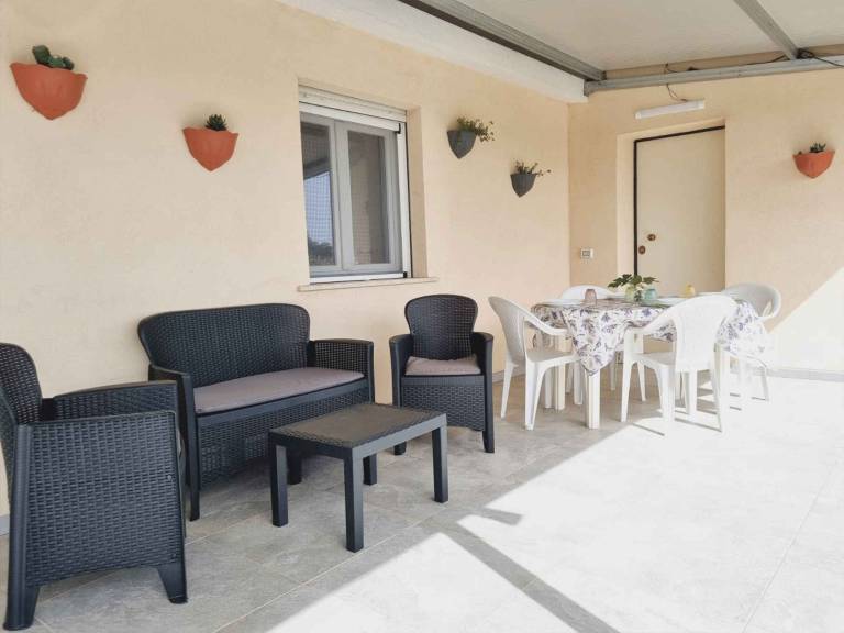 Villa with terrace, yard & barbecue — photo 3