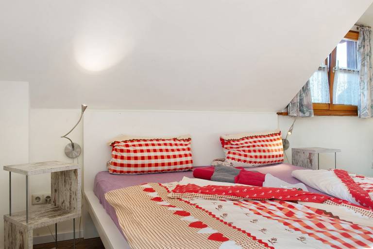 Dedicated room with fast internet | City view | Pets are welcome — photo 4