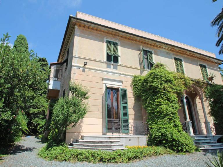 Villa Albisola superiore