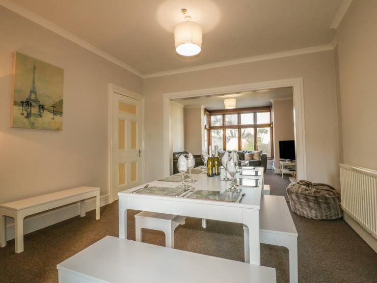 Child-friendly pleasant cottage | Beach view | Beach nearby | Dogs allowed — photo 4