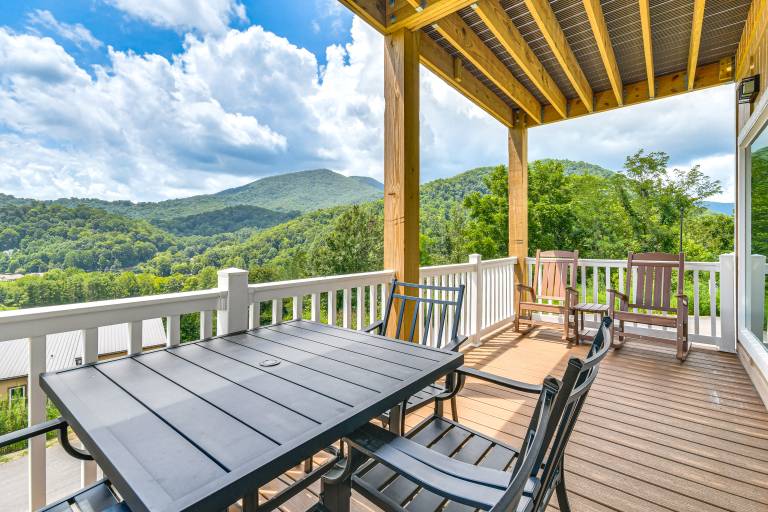 Smoky Mtn Getaway: Modern 2BR/2BA w/Stunning Views — photo 2