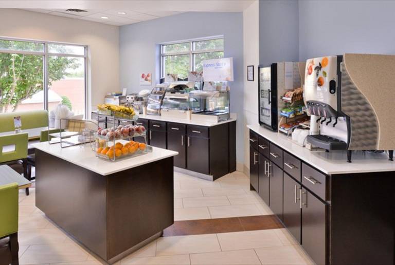 Holiday Inn Express Hotel & Suites Mooresville-Lake Norman, Nc By IHG — photo 3