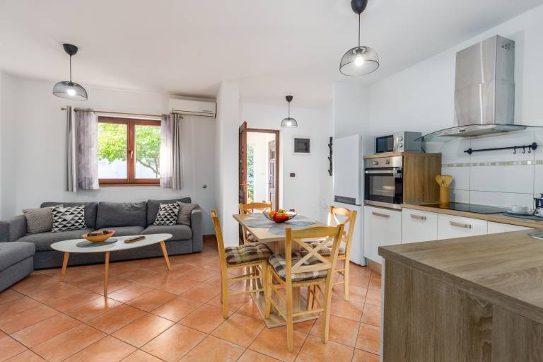 Beautiful rental apartment with terrace, garden & grill | Dogs allowed — photo 4