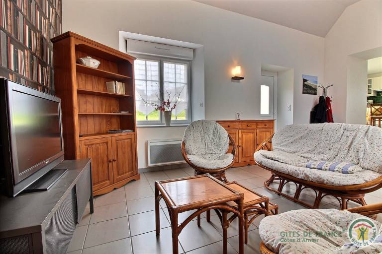 Gite with yard & patio — photo 4