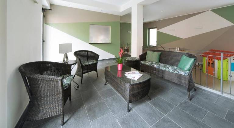 Serviced apartment with terrace — photo 3