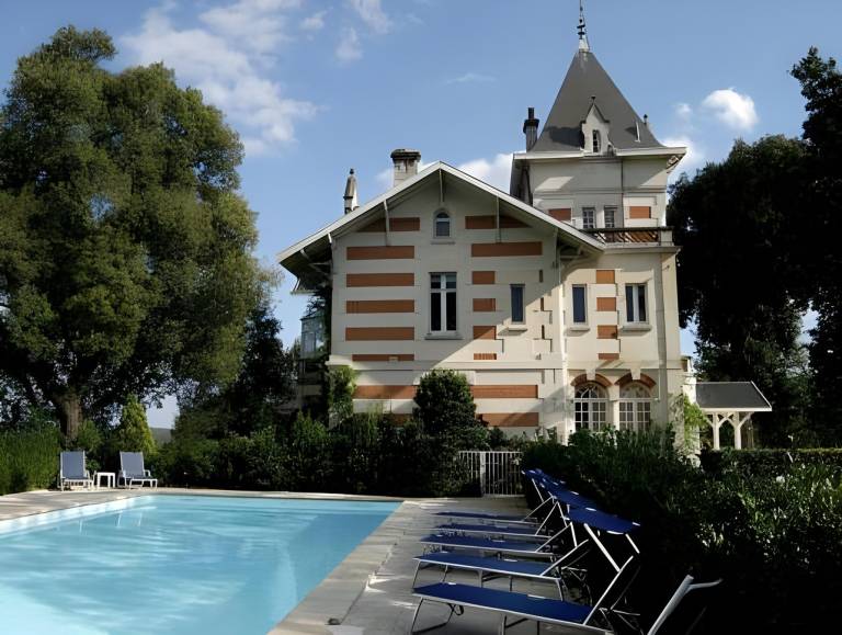 Hotel L'Yeuse - Teritoria in Chateaubernard
