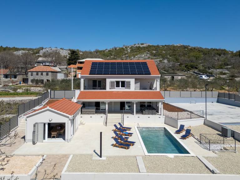 Fully equipped house with yard, jacuzzi & terrace | Nature view | Pets are welcome — photo 4