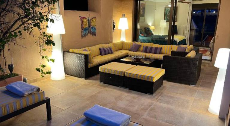 Holiday apartment with pool — photo 3