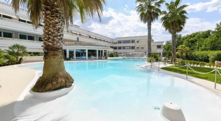 Eric du lac apt near Lake with Pool & ParkingFree — photo 4