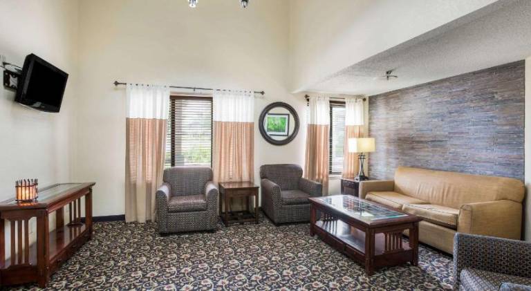 Quality Inn & Suites Lawrence - University Area — photo 4