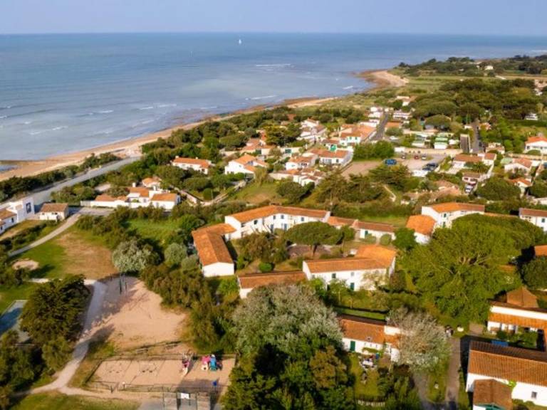 Apartment with patio in Le Bois-Plage-en-Re