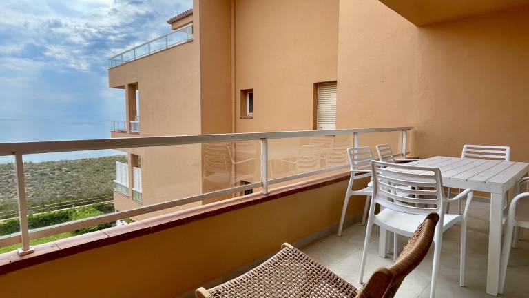 Apartment with pool & patio — photo 4