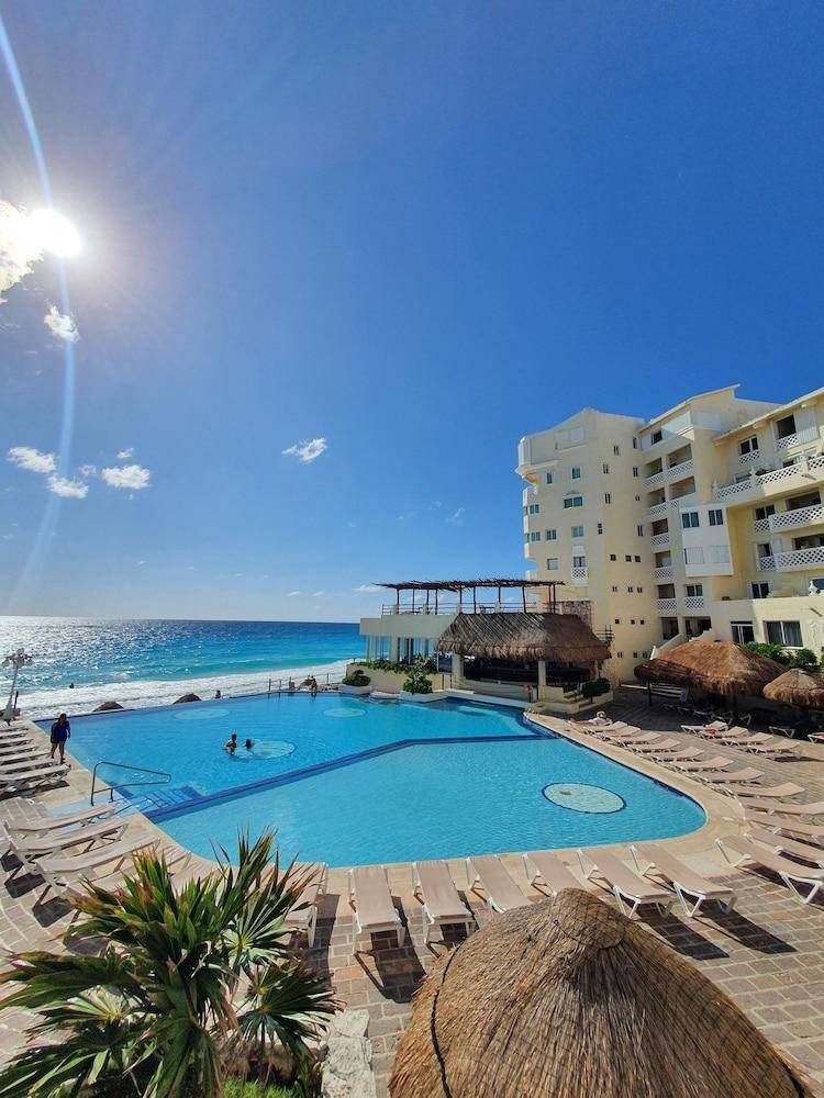 Cancun Plaza Condo — photo 2