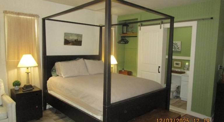 Lovely rental apartment | Pet-friendly in Rutland, VT