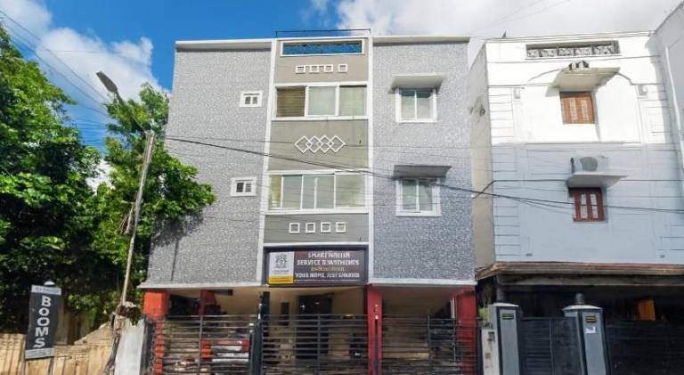 Smart Homes near koyambedu by Stayz Royale