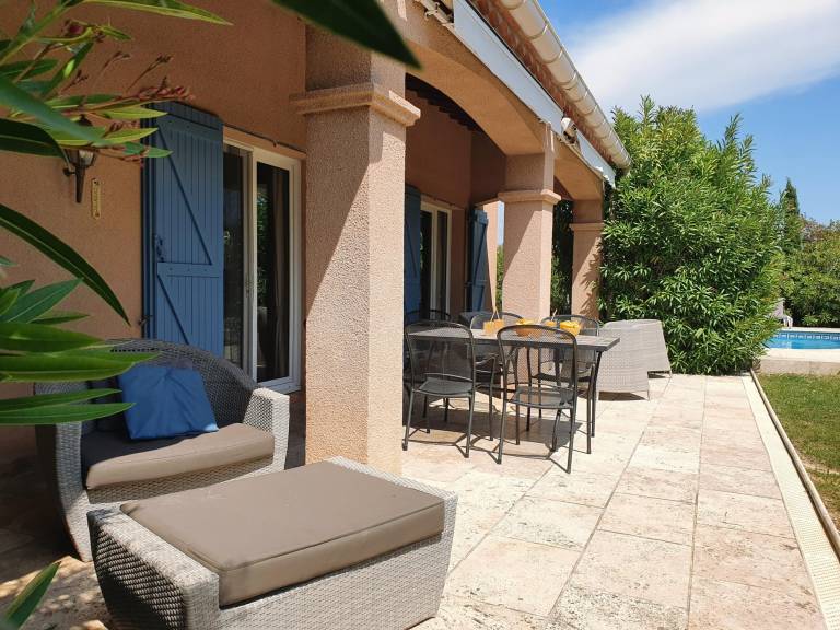 Large family home with private pool and hot tub — photo 4