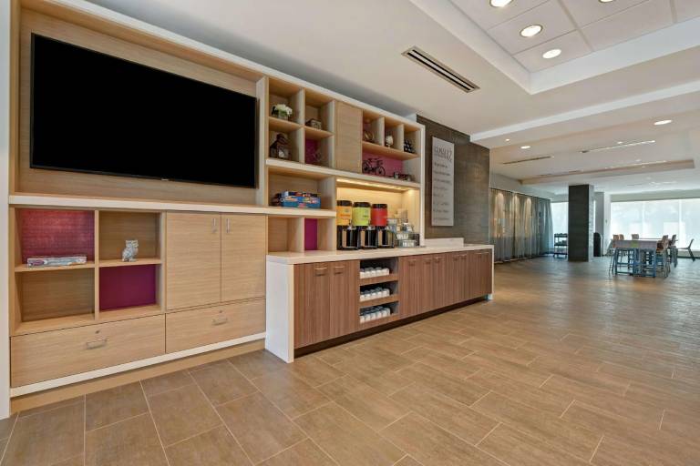 Home2 Suites by Hilton West Palm Beach Airport — photo 2