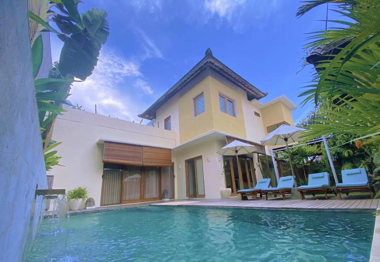 Villa with terrace, private pool & yard | Perfect for remote work in Canggu
