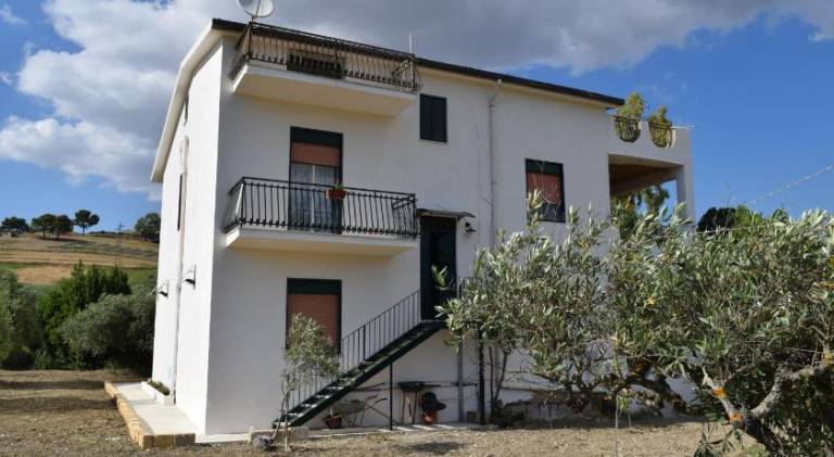 House with 2 rooms for 5 persons — photo 4