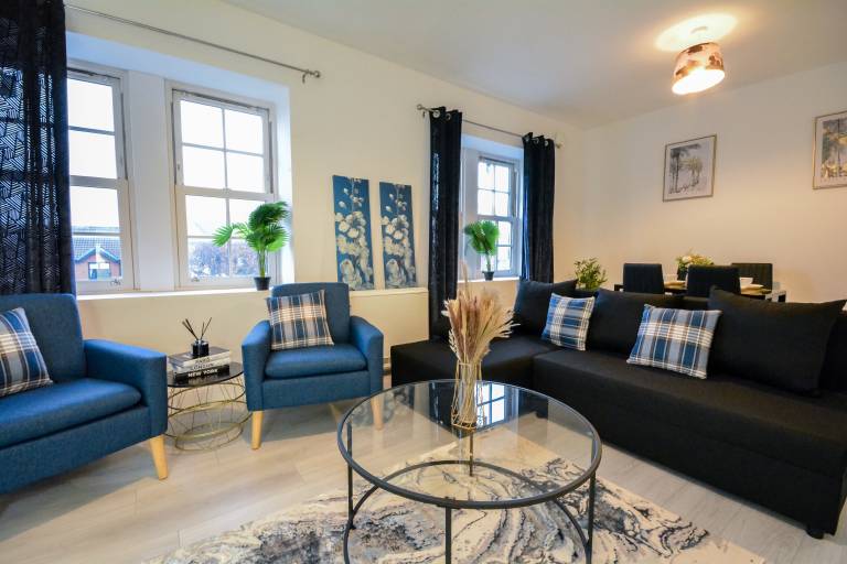 Wigan Apartment Sleeps 4 Parking