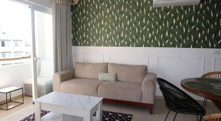 Apartment with pool — photo 2