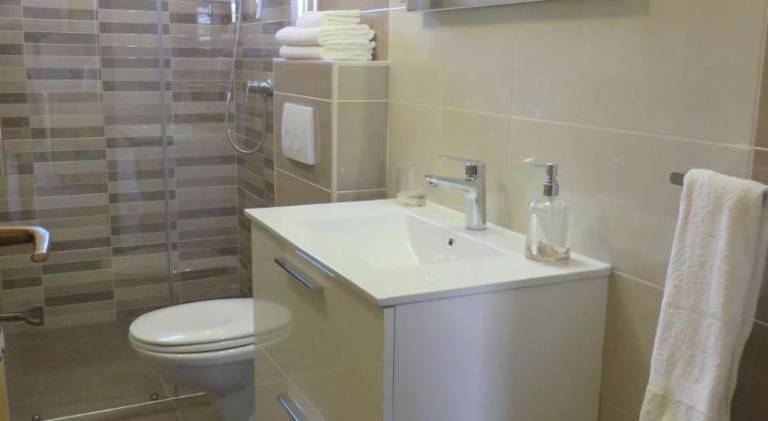 Beautiful rental apartment with patio & barbeque | Beach nearby | Suitable for remote work | Pet-friendly — photo 2