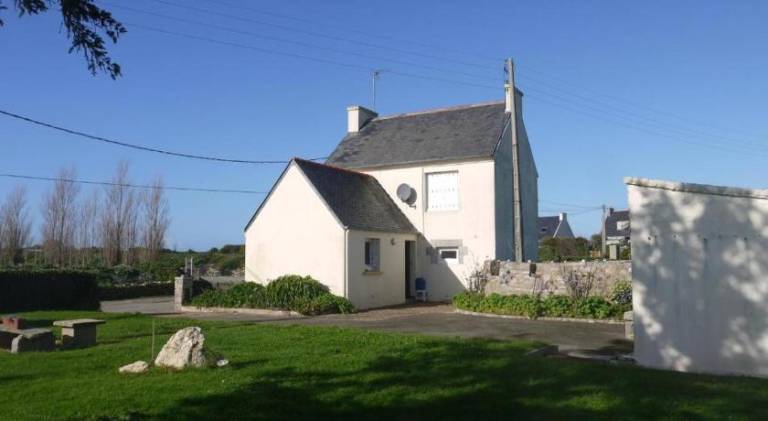 House with 3 rooms for 6 persons in Plougonvelin
