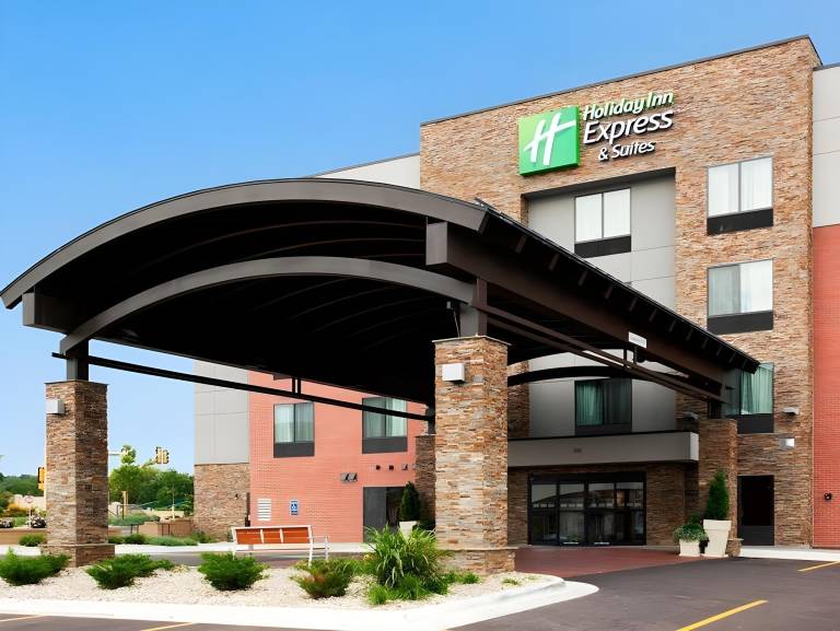 Holiday Inn Express Hotel and Suites Fort Dodge By IHG in Fort Dodge, IA