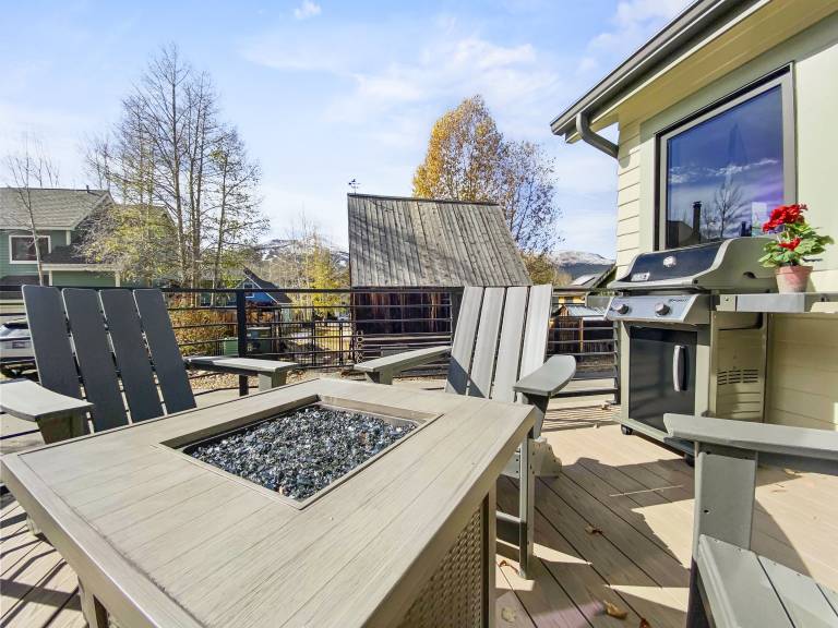 Vacation home with garden — photo 2