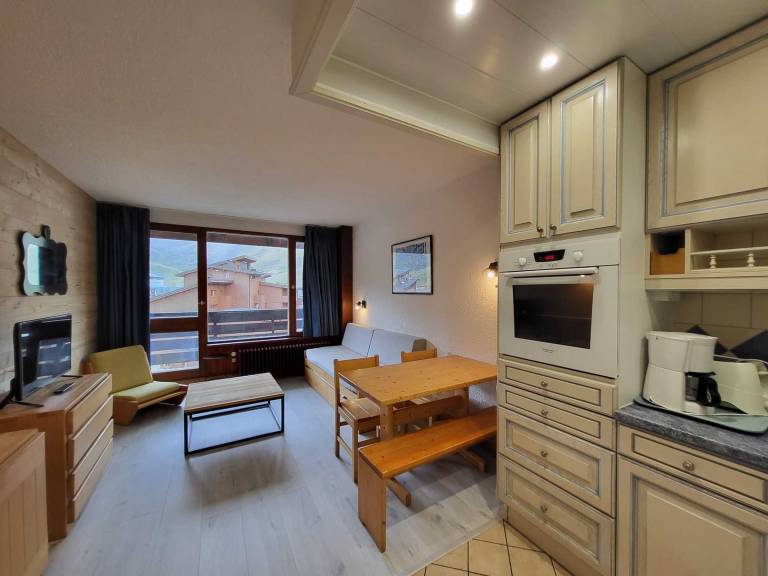 Southwest studio in Tignes, near slopes, 27 m² — photo 2