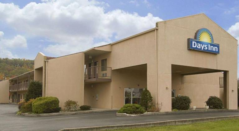 Days Inn by Wyndham Morehead — photo 5