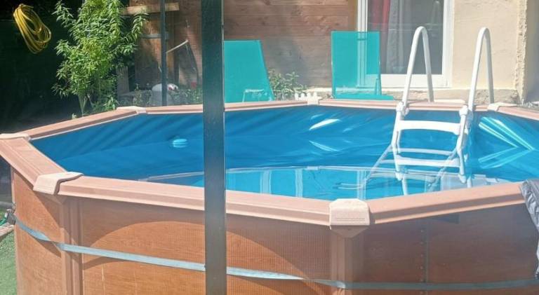 Apartment with pool — photo 4