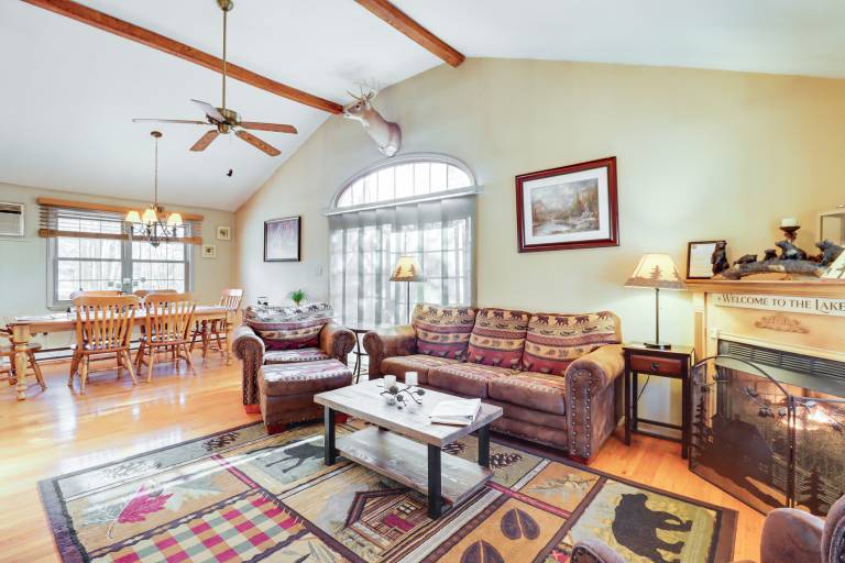 3 Mi to Big Boulder Mtn! Poconos Home w/ Game Room — photo 4