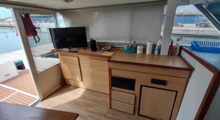 Boat with 2 rooms for 6 persons — photo 2