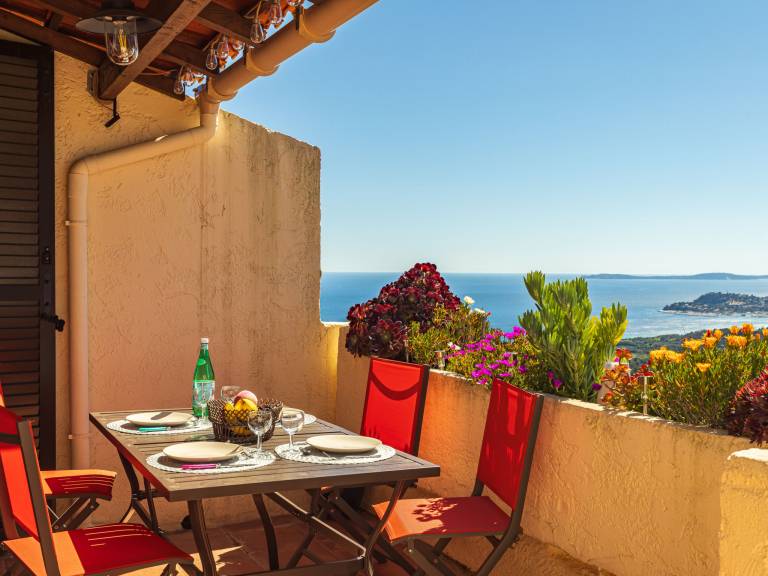 Holiday apartment with grill, terrace & pool | Nature view — photo 2