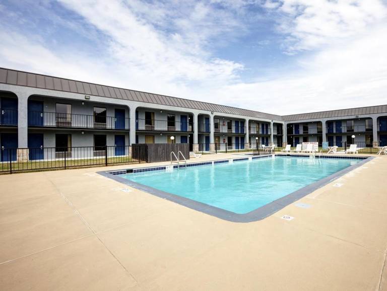 Newnan Lodge — photo 3