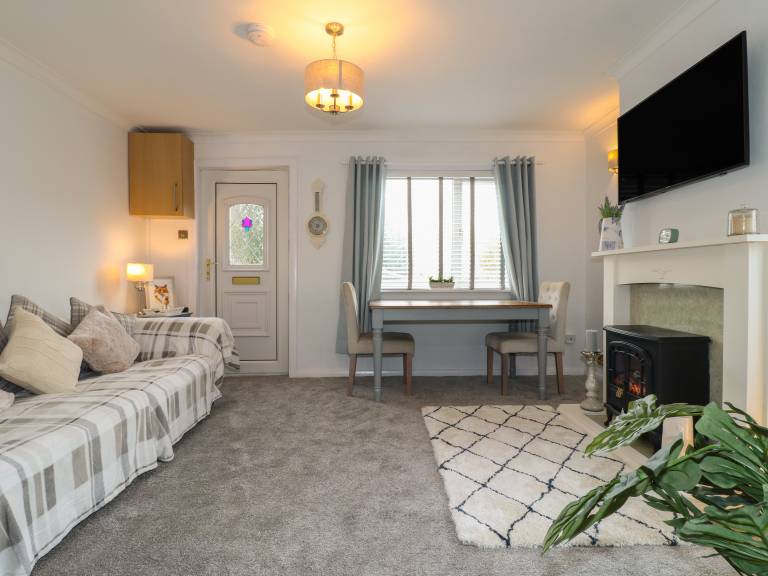 Family-oriented nice cottage with garden & patio | Pets allowed — photo 2