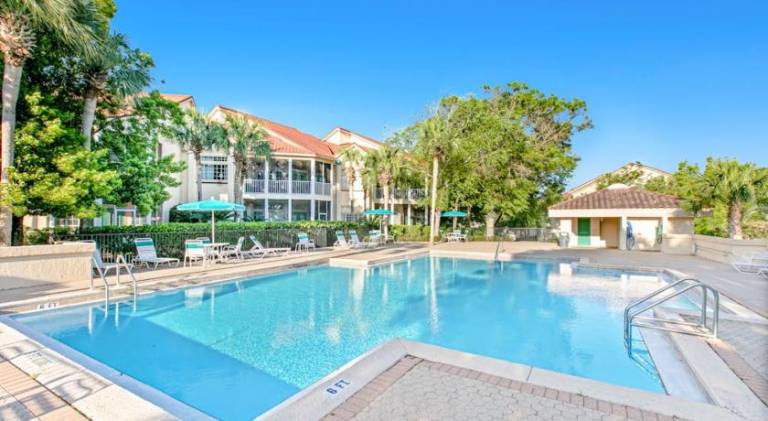 Spacious vacation home with pool | Pets are welcome — photo 5