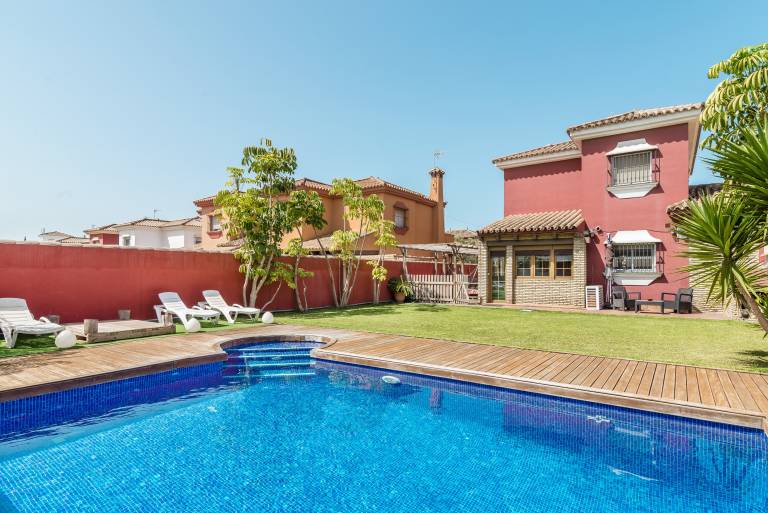 House with patio, private pool & garden | Sea view — photo 2