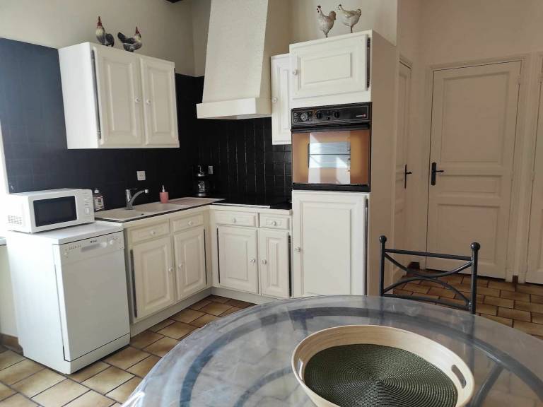 Cottage with barbecue — photo 4