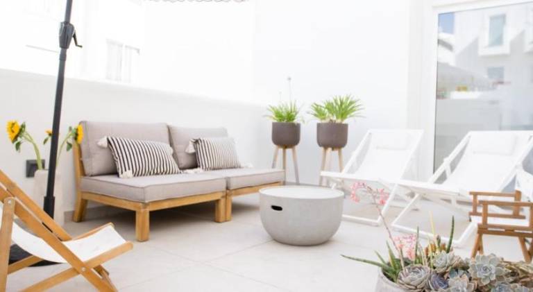 Family-friendly nice serviced apartment with terrace & pool | Next to the beach | Pets are welcome — photo 5