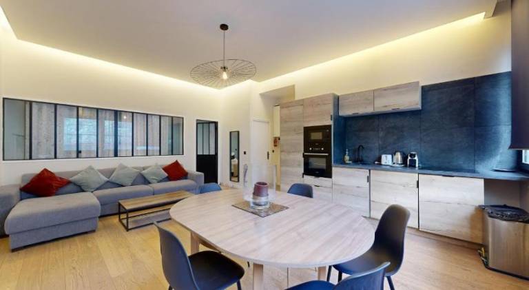 Apartment with 2 rooms for 6 persons in Charenton-le-Pont