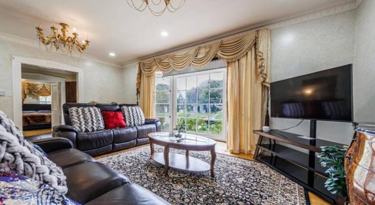 Private 2BR Santa Monica Casita - 5 Min to Beach in Santa Monica, CA