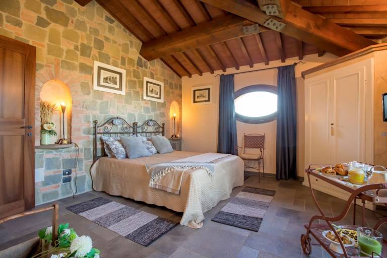 Child-friendly charming villa with yard, hot tub & patio | Pet-friendly — photo 5
