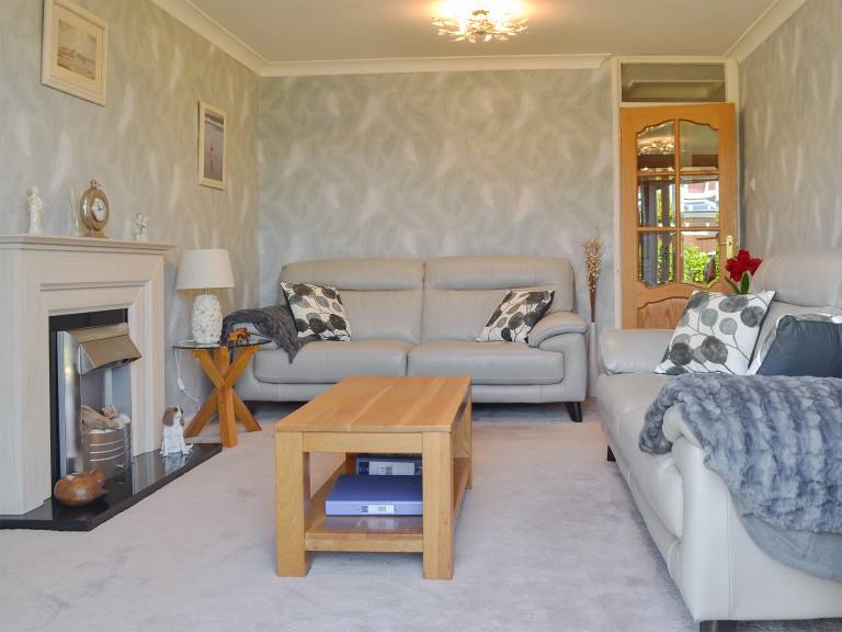 Children-friendly cottage with garden & barbecue | River view | Pets allowed — photo 3