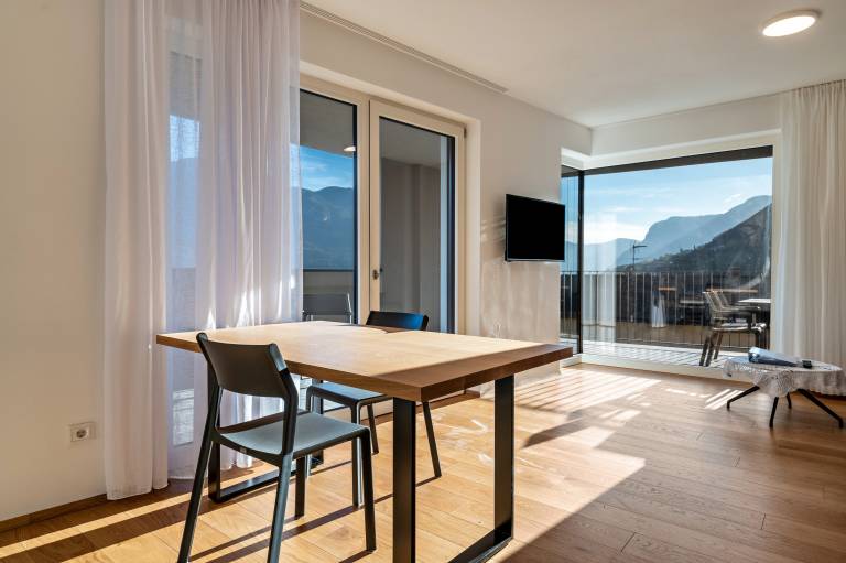 Nice holiday apartment with patio | Garden view | Pet-friendly in Termeno Sulla Strada del Vino