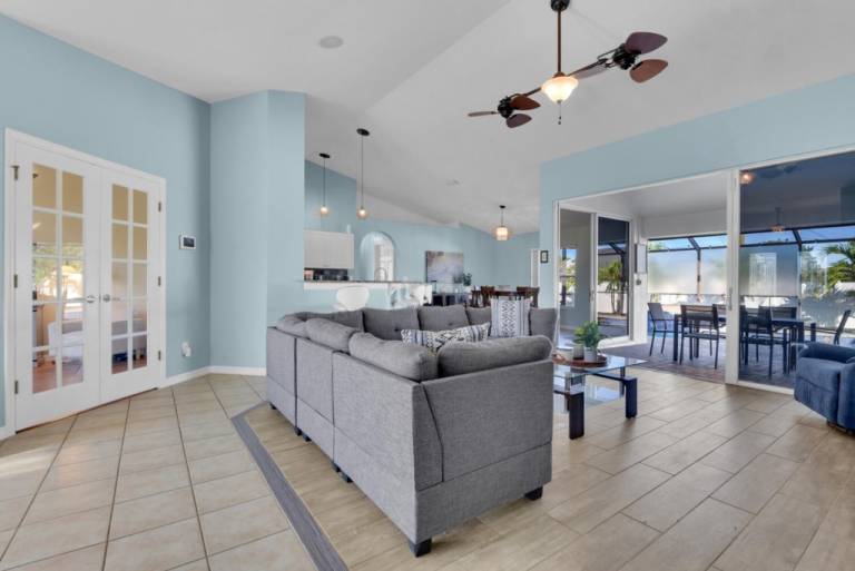 Family-friendly house with private pool | Pet-friendly — photo 5