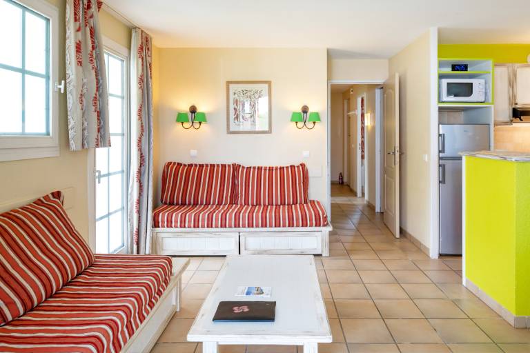 Basque Coast Apartment with Mountain View, Shared Pool, and Private Terrace — photo 4